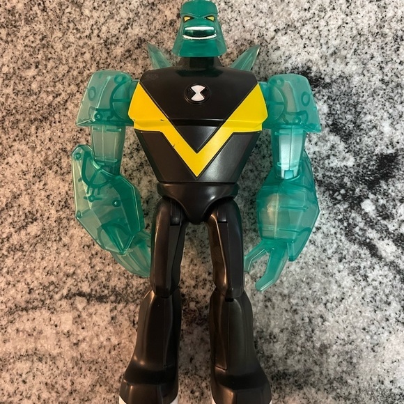 Ben 10 Diamondhead 10" Action Figure - Picture 5 of 8